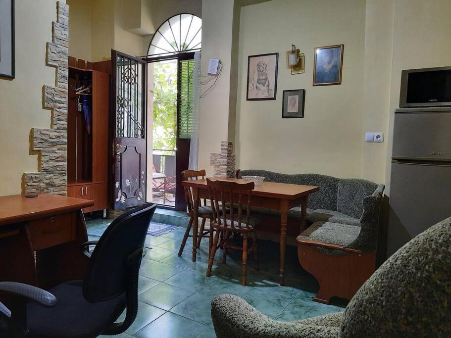 Nataly Apartament-Old Tbilisi Center Eksteriør bilde